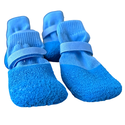 🎁✨Kjøp 1 få 1 gratis🎁✨ 50% RABATT! Vanntette & Skilsikre Potesokker for Hunder – Beskytt Potene mot Vann, Gjørme & Varme Asfalt! 🐾 Med Sklisikker Gummisåle & Justerbar Borrelås – Sitter Perfekt på Labbene. 👟 Pustende Strikk – Perfekt for Aktive Hunde